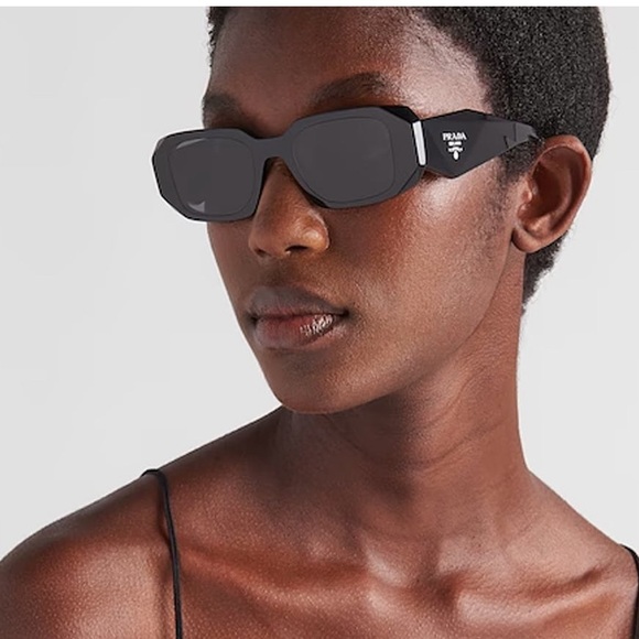 Authentic Prada cat eye sunglasses ~ no flaws - Picture 2 of 7